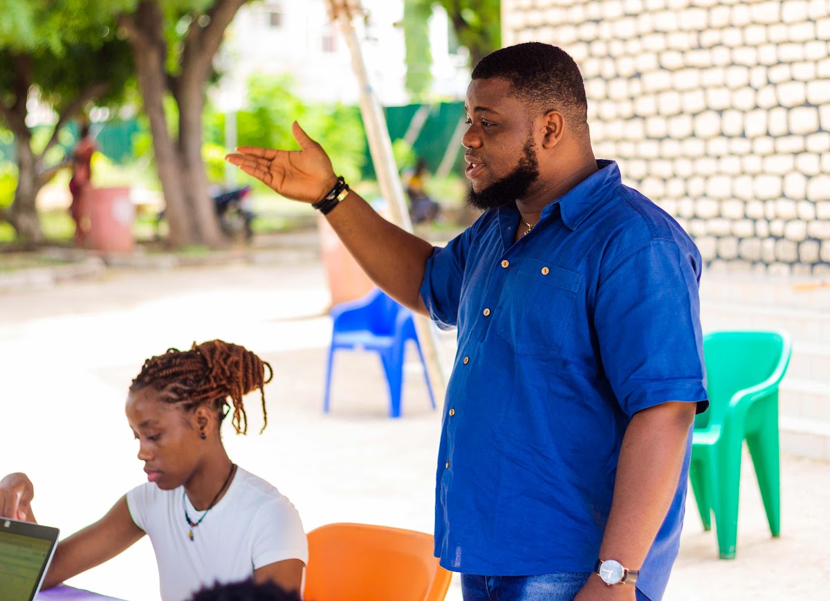 Organisation d’un challenge d'une durée de deux semaines à l’endroit des jeunes défavorisés et hors de l’école et distribution des incentives avec le partenaire SCAN GIFT